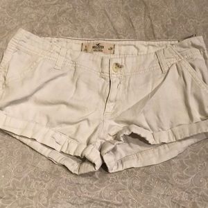 White Hollister shorts!